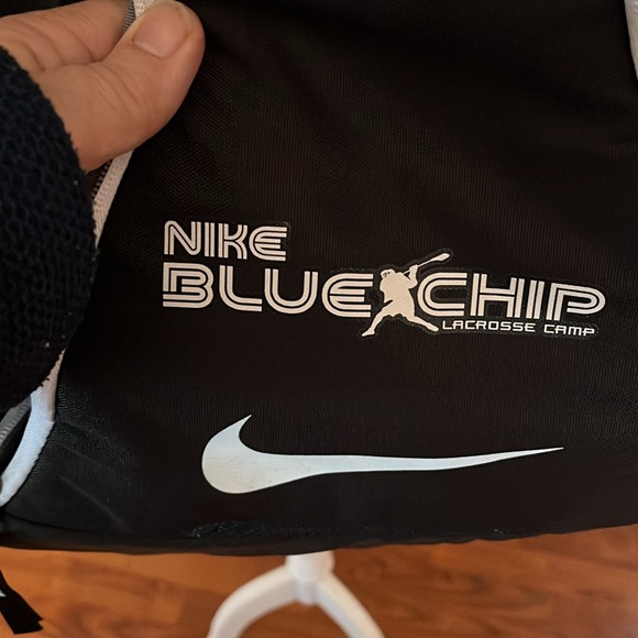 Nike backpackck with quad zip system - Picture 7 of 8